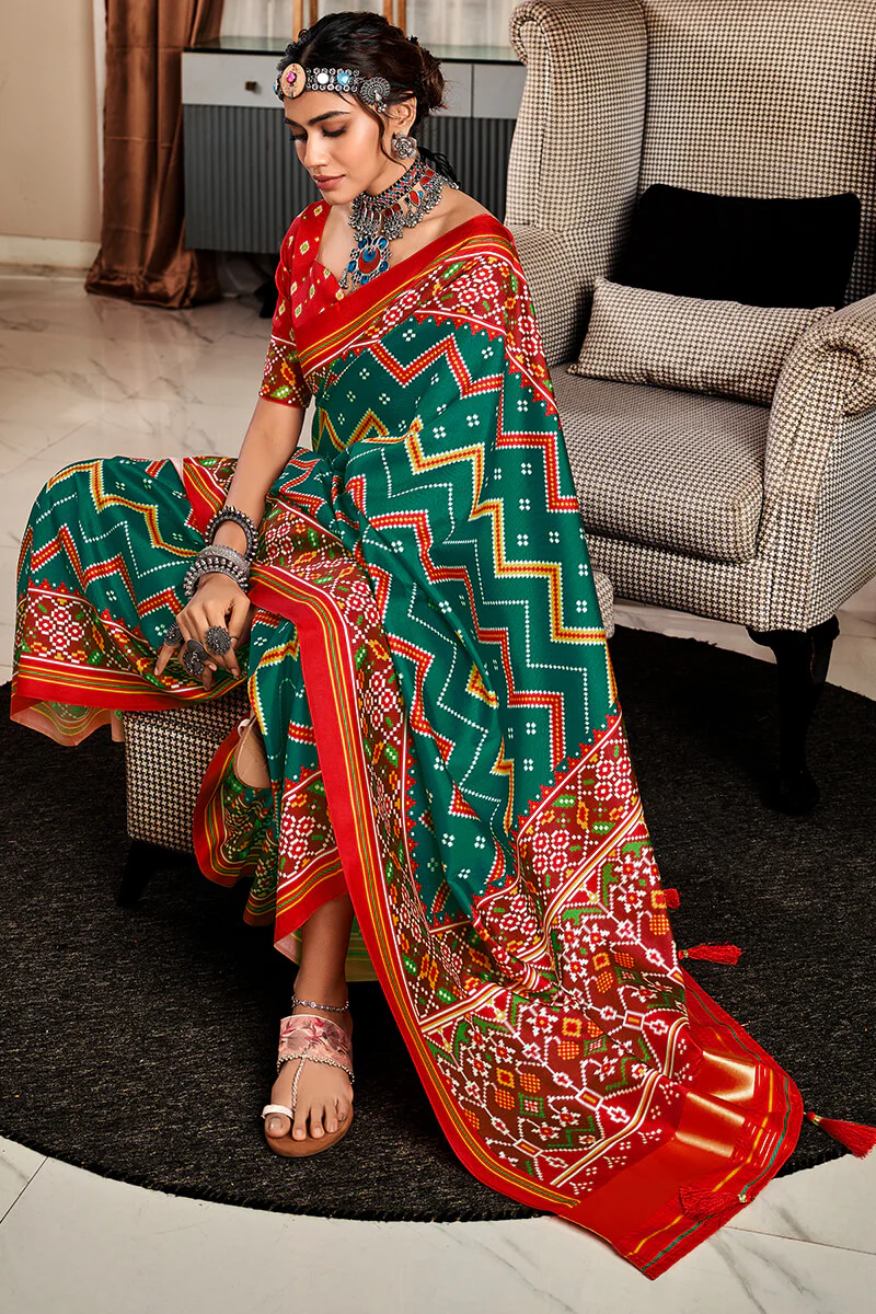 Pleasurable Rama Patola Silk Saree with Felicitous Blouse Piece - Image 3