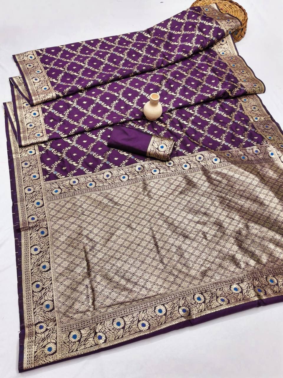 Posh Purple Soft Banarasi Silk Saree With Demesne Blouse Piece - Image 2