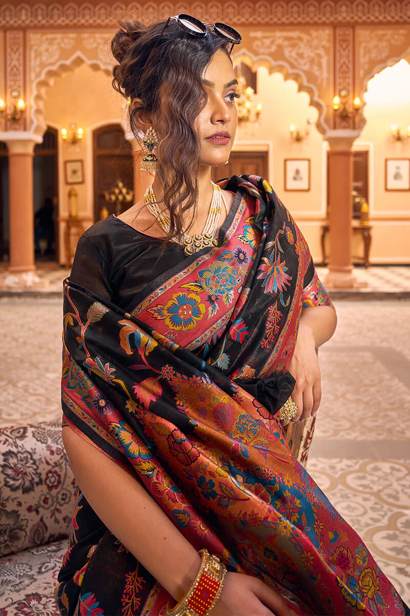 Precious Black Linen Silk Saree With Blooming Blouse Piece - Image 7