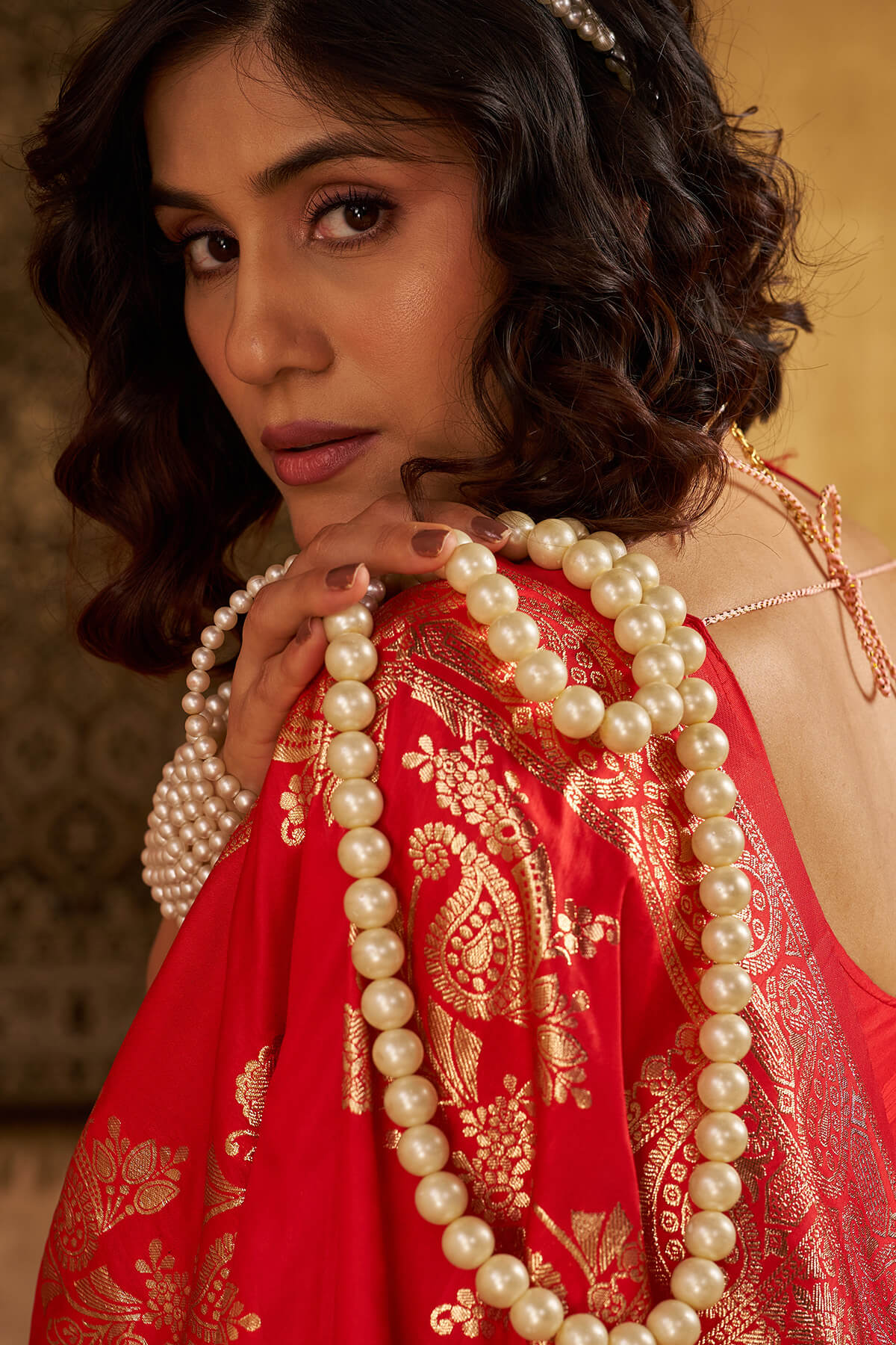 Precious Red Pure Zari Weaving Banarasi Silk Saree With Designer Blouse Piece - Image 3