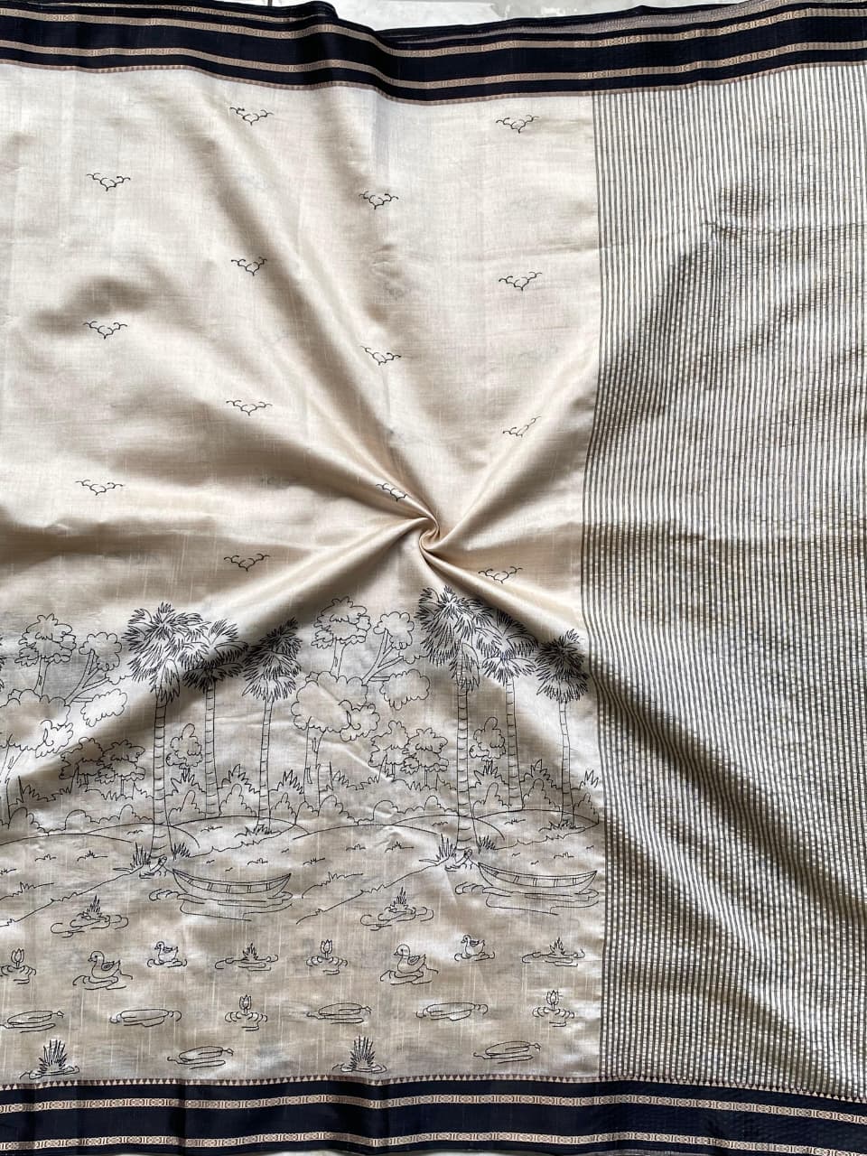 Preferable Off White Printed Cotton Silk Saree With Traditional Blouse Piece - Image 2