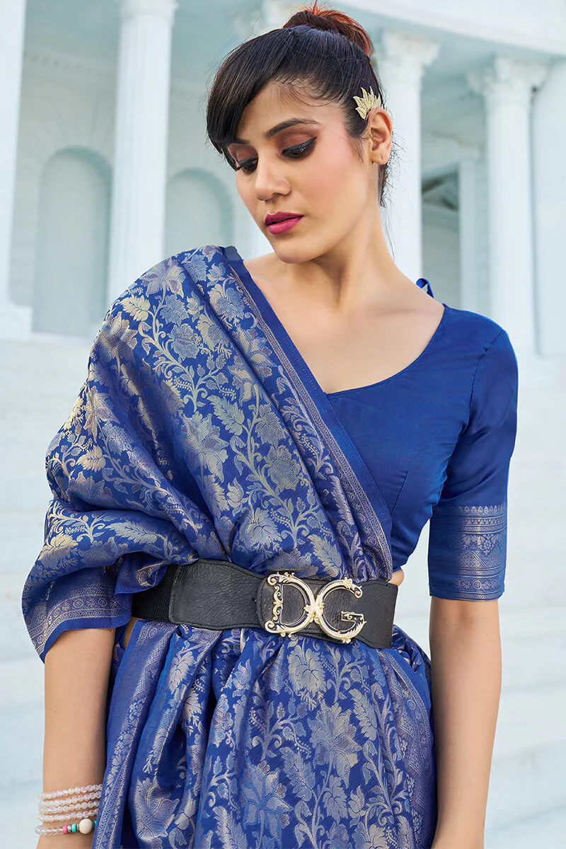 Pretty Blue Kanjivaram Silk Saree With Innovative Blouse Piece - Image 2