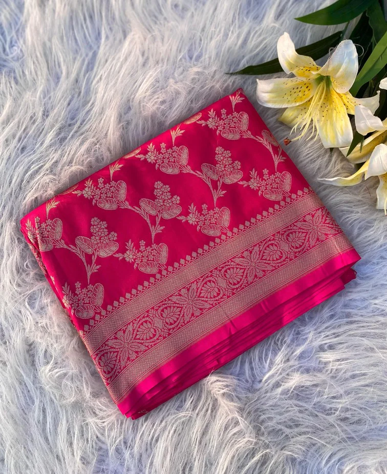 Pretty Dark Pink Soft Banarasi Silk Saree With Skinny Blouse Piece - Image 3