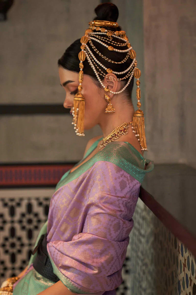 Pretty Lavender Soft Banarasi Silk Saree With Precious Blouse Piece - Image 2