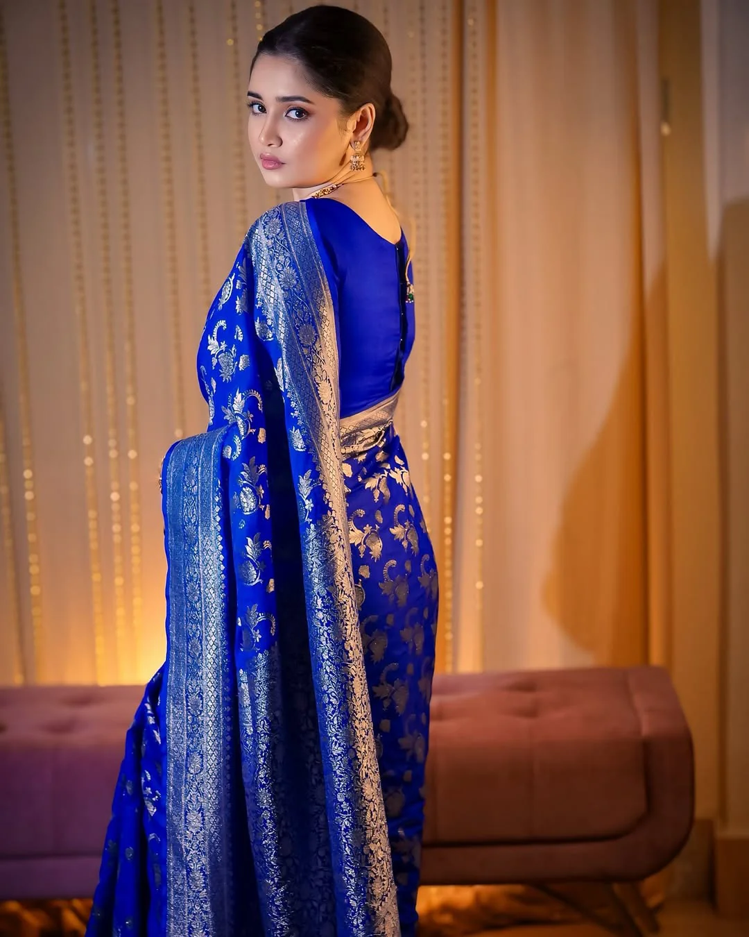 Pretty Royal Blue Soft Banarasi Silk Saree With Glorious Blouse Piece - Image 6