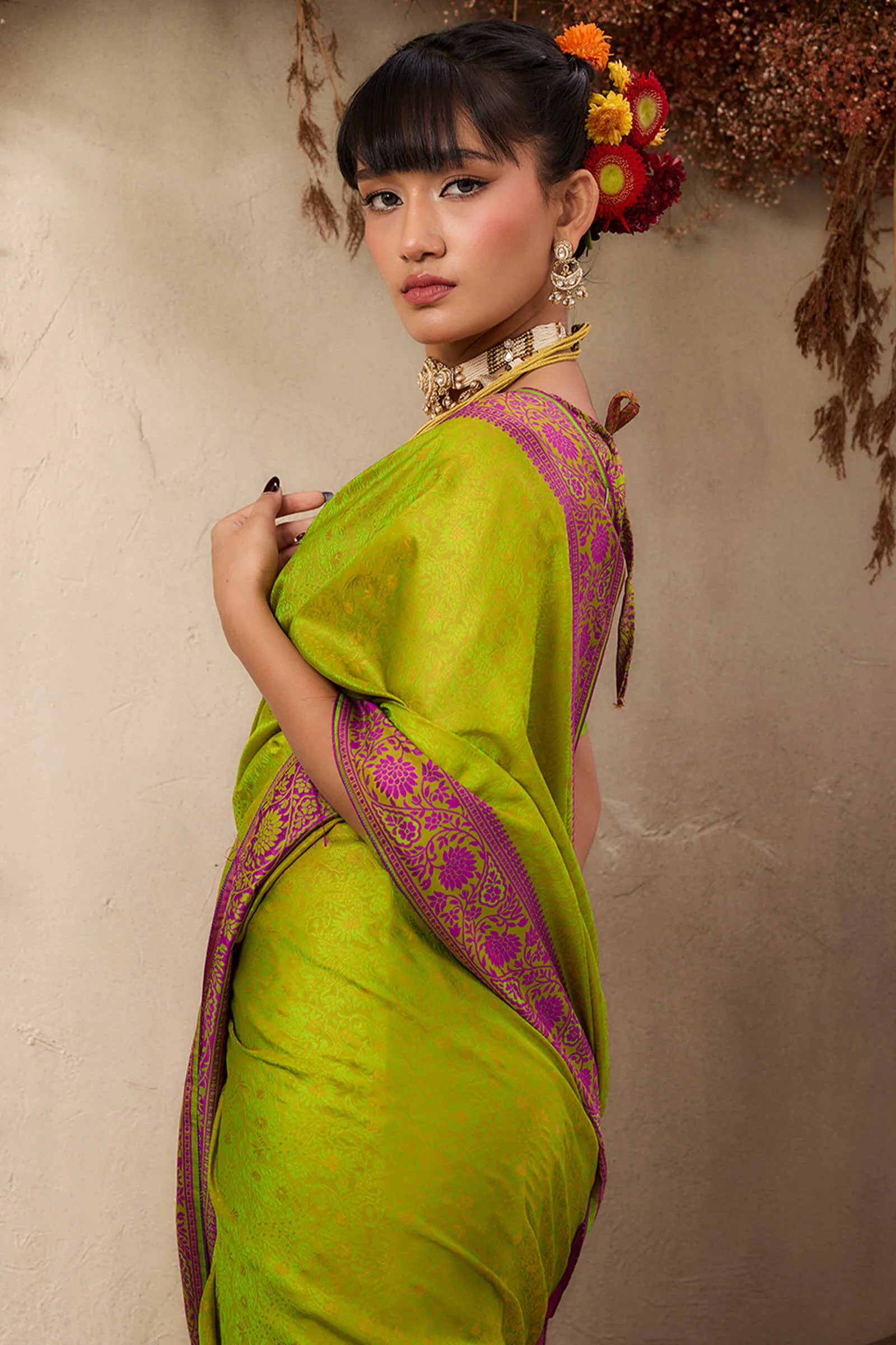 Prodigal Green Kanjivaram Silk Saree With Surpassing Blouse Piece - Image 3