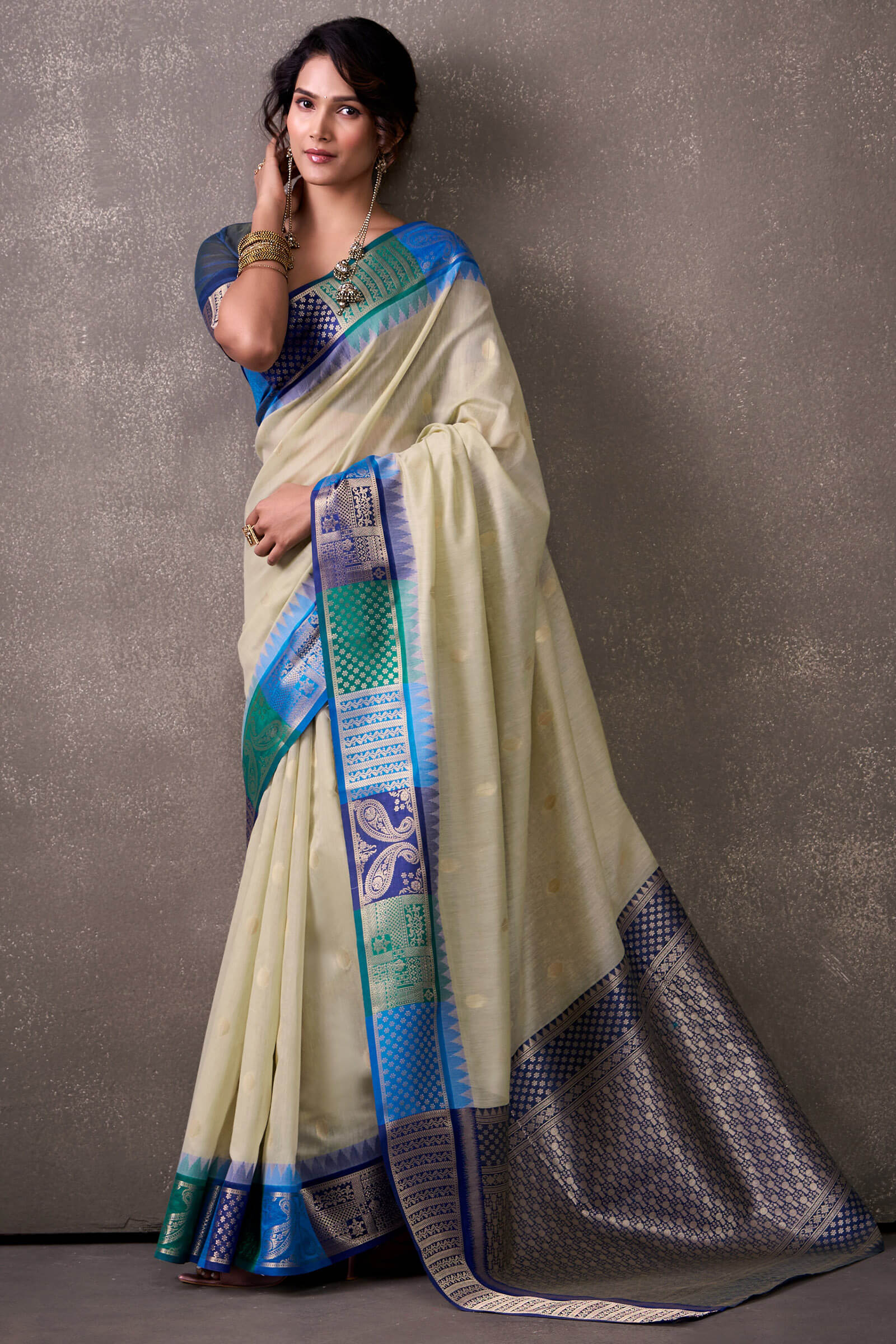 Proficient Beige And Blue Cotton Silk Saree With Engrossing Blouse Piece - Image 3