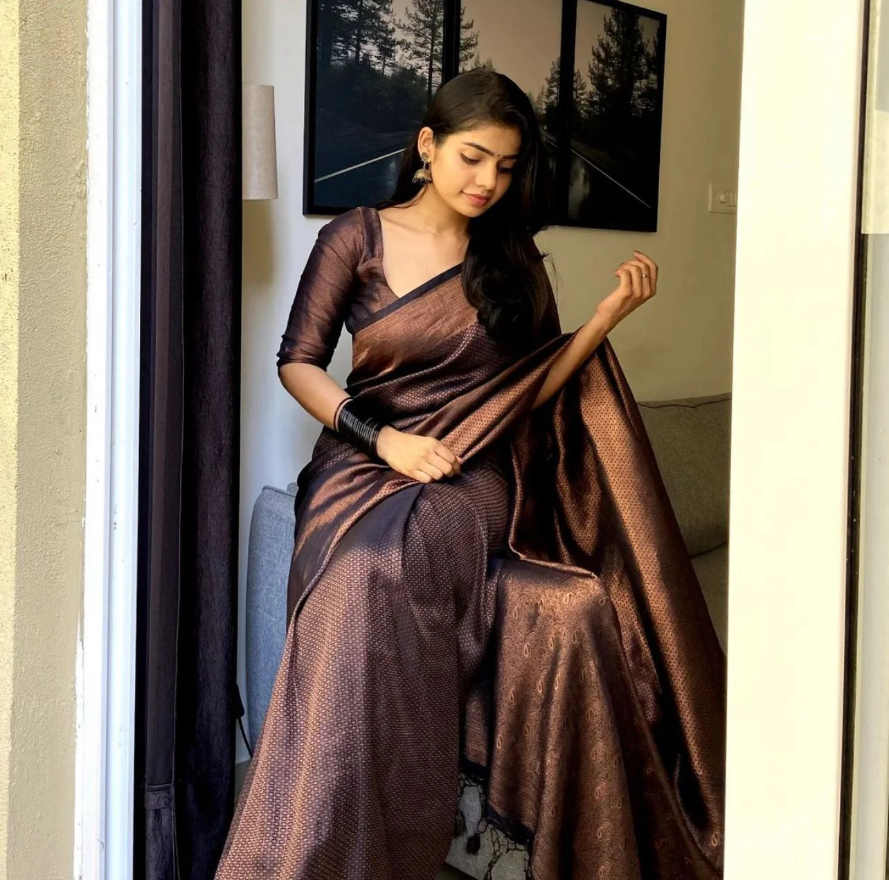 Proficient Black Soft Silk Saree With Unequalled Blouse Piece - Image 4