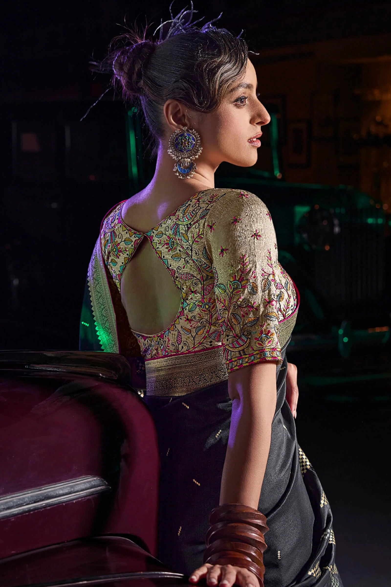 Prominent Black Soft Banarasi Silk Saree With Supernal Blouse Piece - Image 2