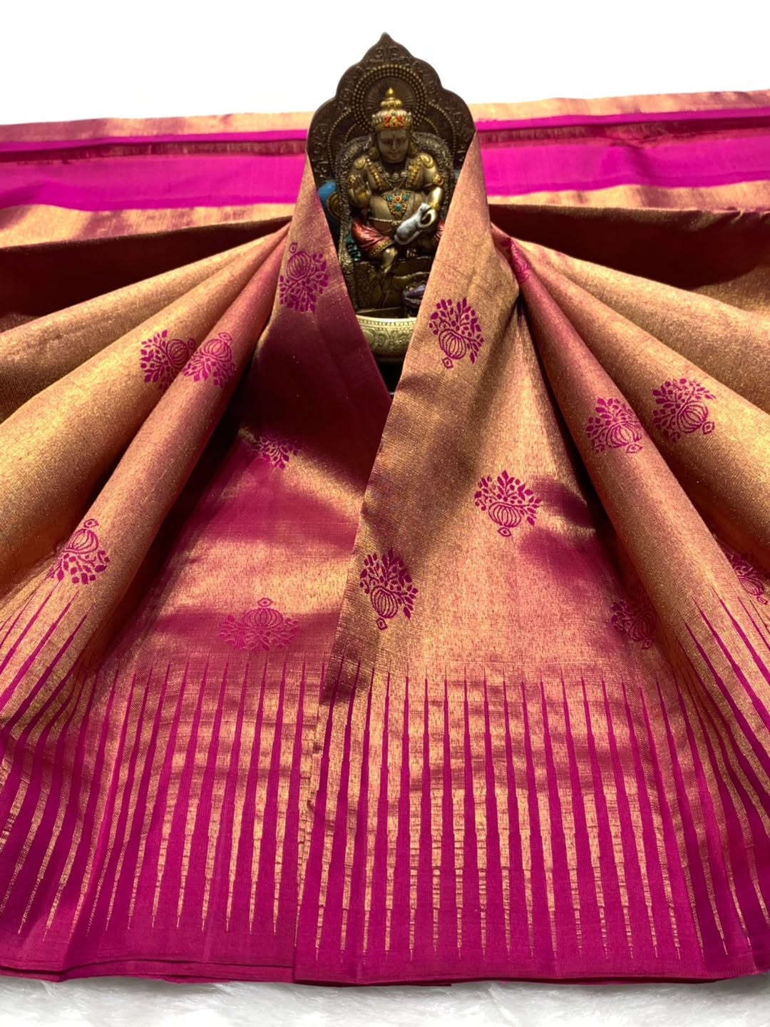 Prominent Dark Pink Pure Zari Weaving Banarasi Silk Saree With Palimpsest Blouse Piece - Image 2