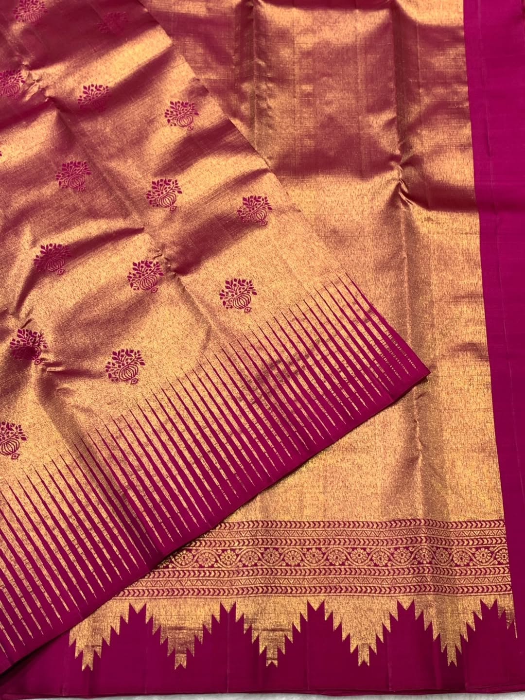 Prominent Dark Pink Pure Zari Weaving Banarasi Silk Saree With Palimpsest Blouse Piece - Image 7