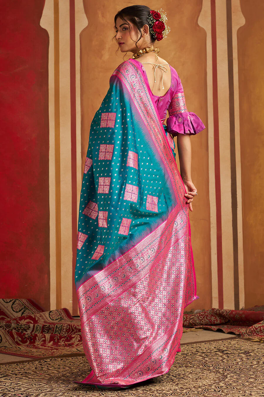 Prominent Firozi Pure Zari Weaving Banarasi Silk Saree With Flamboyant Blouse Piece - Image 6