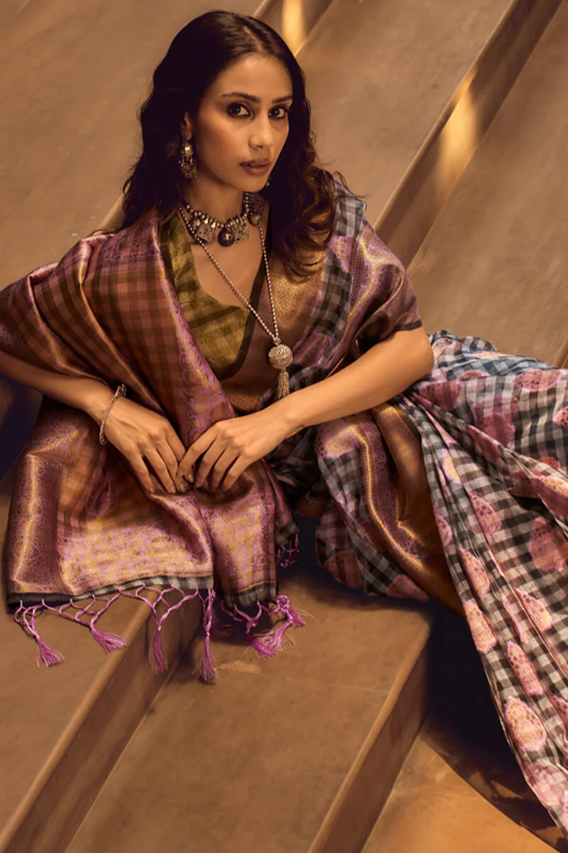 Prominent Grey and Lavender Soft Banarasi Silk Saree With Entrancing Blouse - Image 5