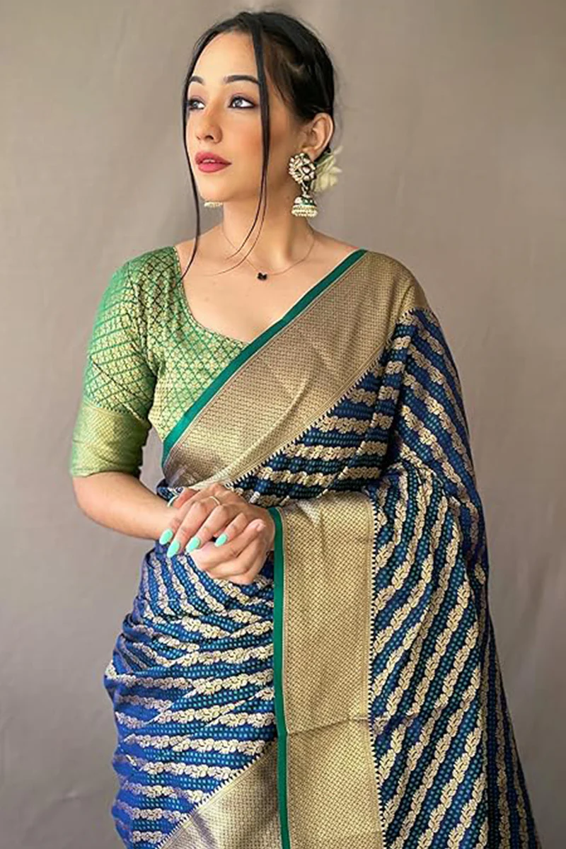 Prominent Navy Blue Soft Banarasi Silk Saree With Gleaming Blouse Piece - Image 2