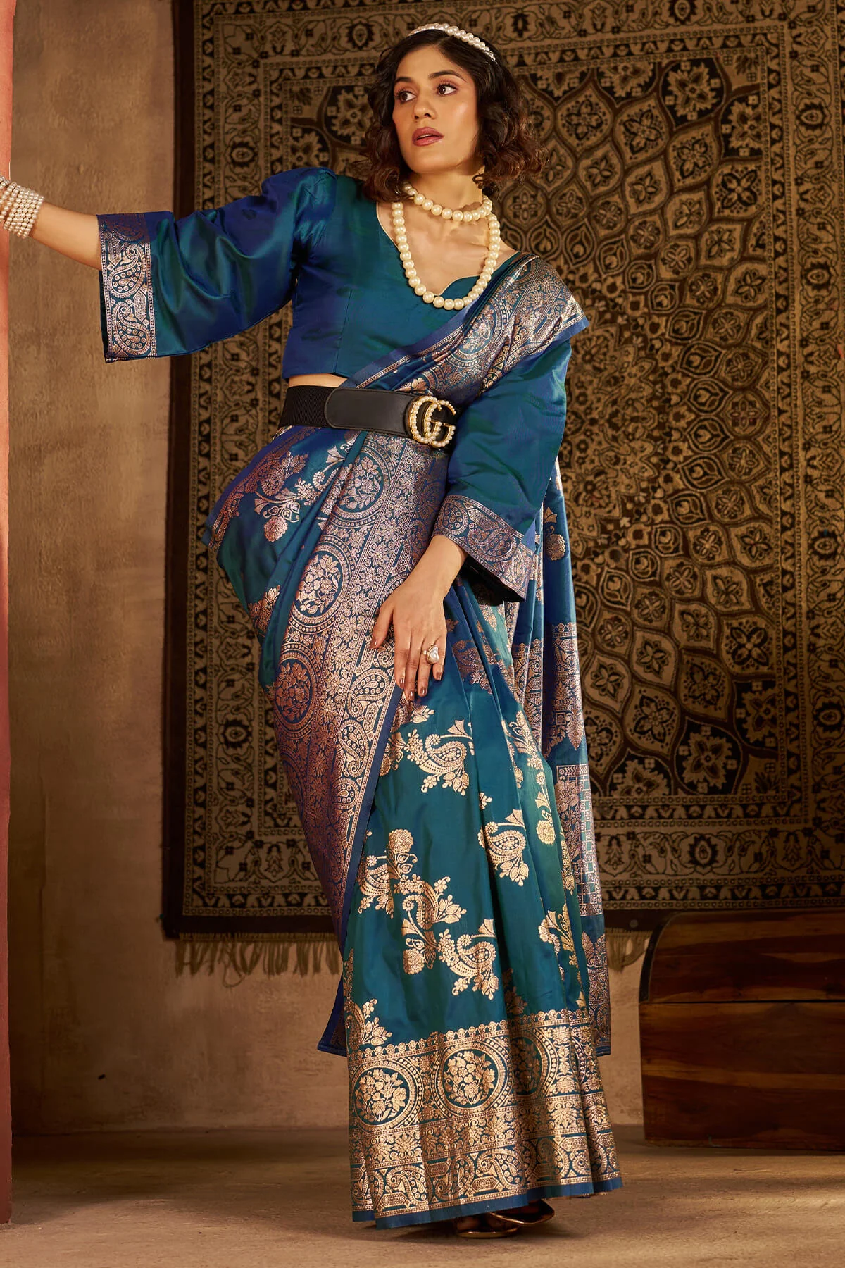 Propinquity Rama Pure Zari Weaving Banarasi Silk Saree With Entrancing Blouse Piece - Image 3