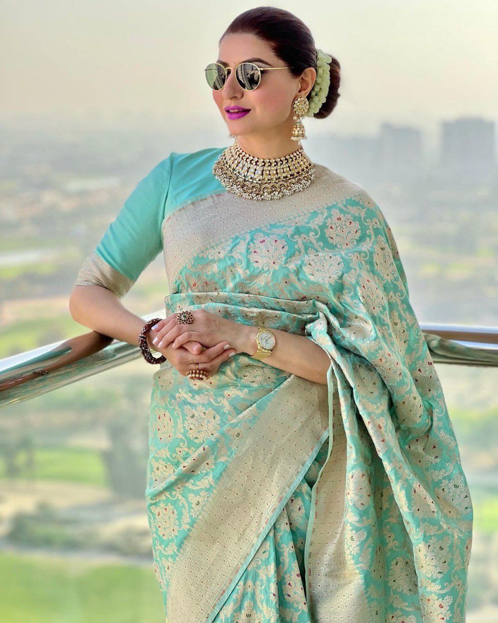 Propinquity Sea Green Soft Silk Saree With Gossamer Blouse Piece - Image 5