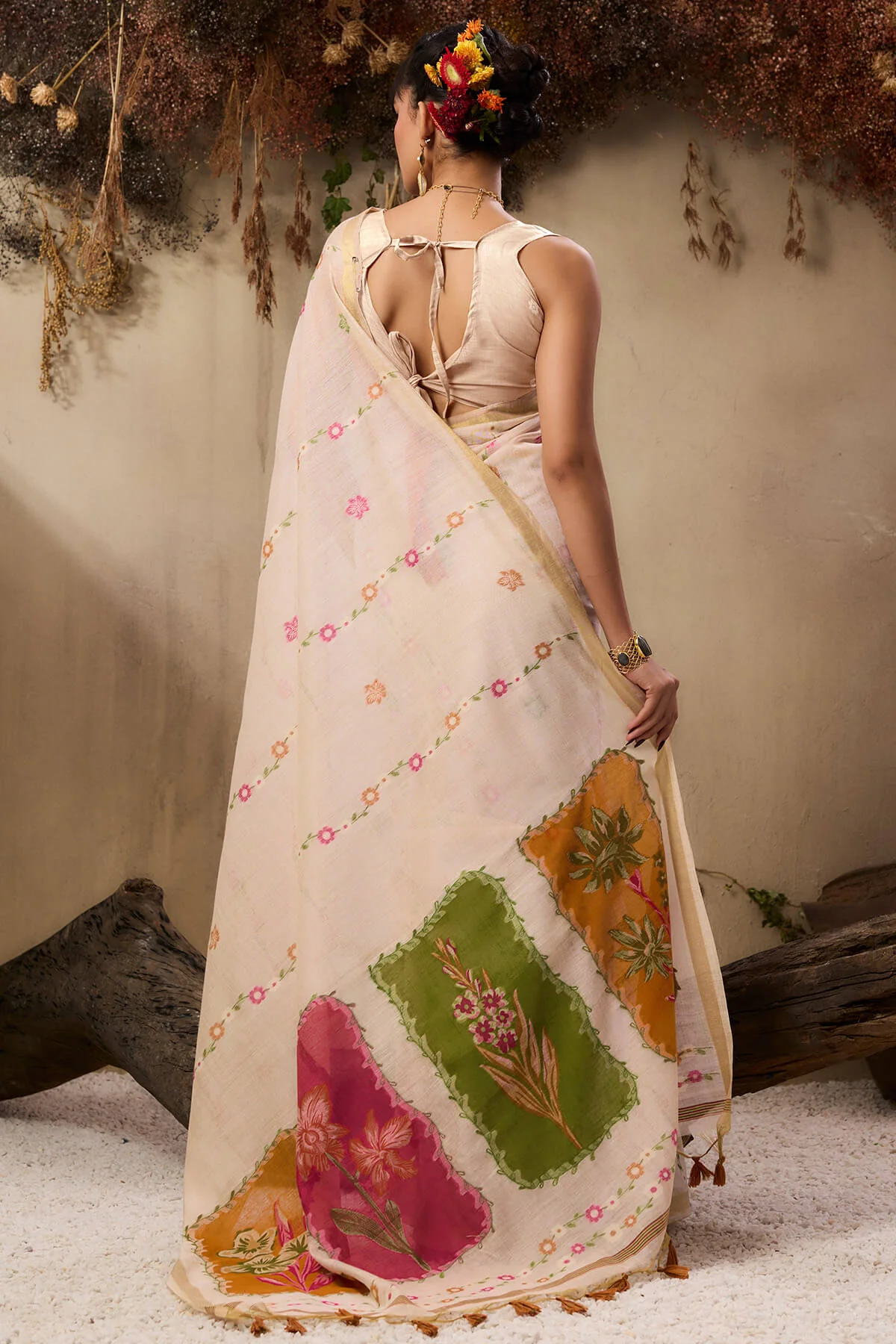 Pulsating Beige Pure Munga Cotton Saree With Splendorous Blouse Piece - Image 7