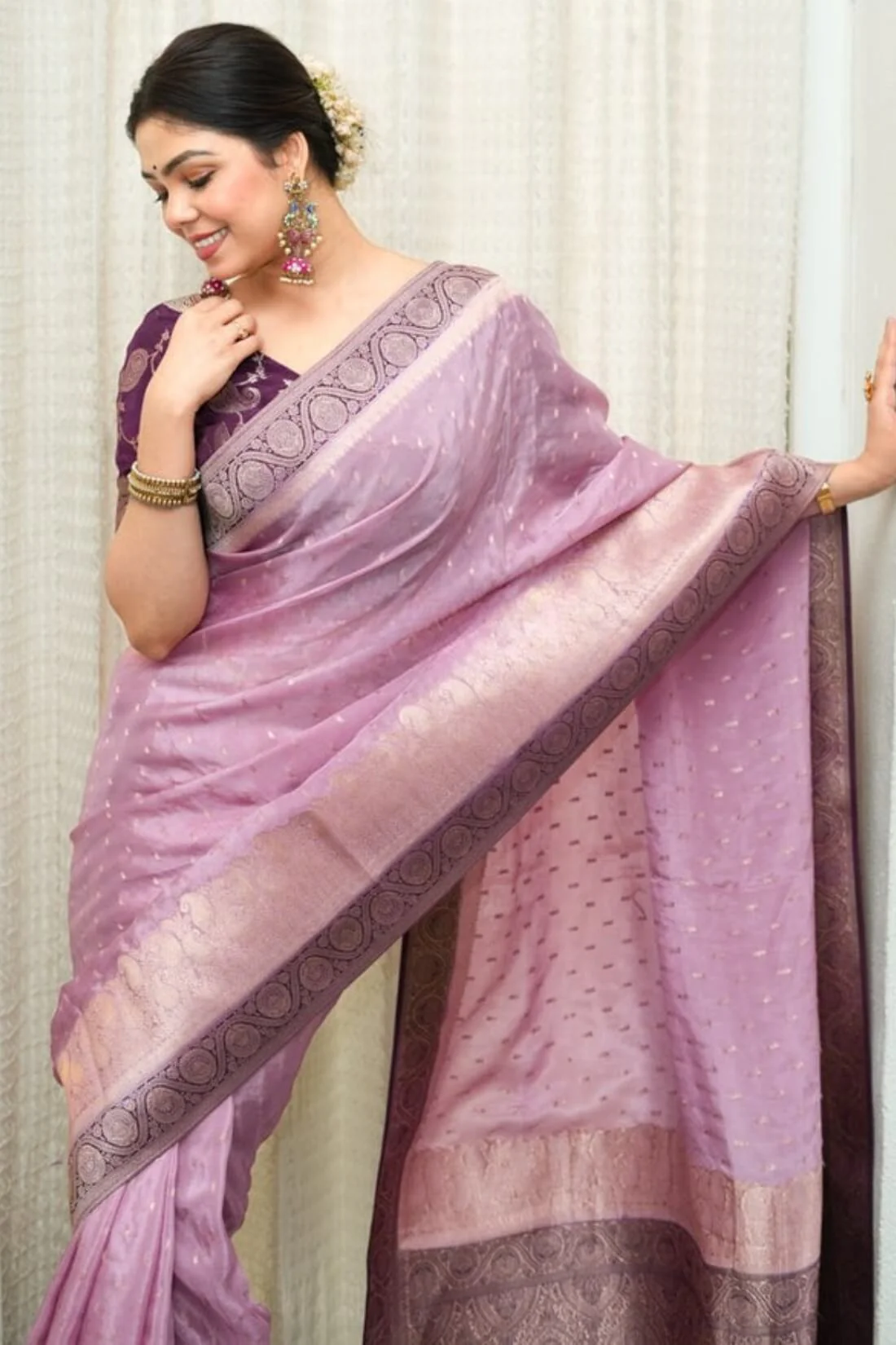 Pulsating Lavender Soft Silk Saree With Opulent Blouse Piece - Image 6