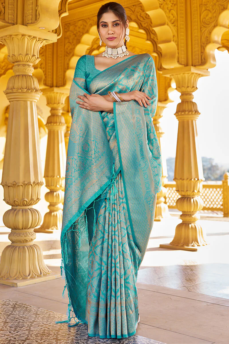 Pulsating Sea Green Kanjivaram Silk Saree With Resplendent Blouse Piece - Image 3