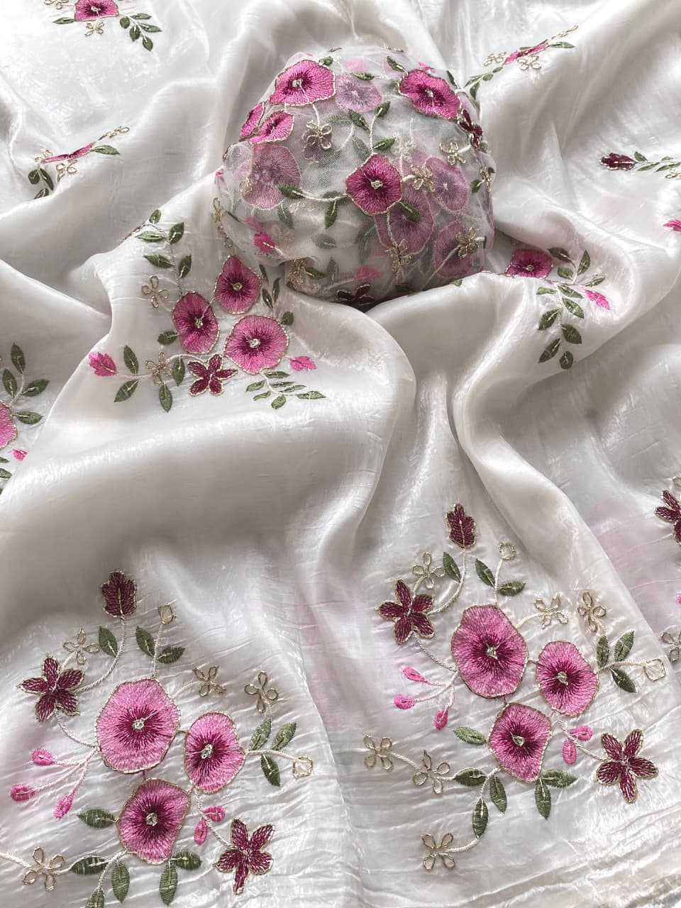 Radiant Off White Handwork Crush Silk Saree With Alluring Blouse Piece - Image 4