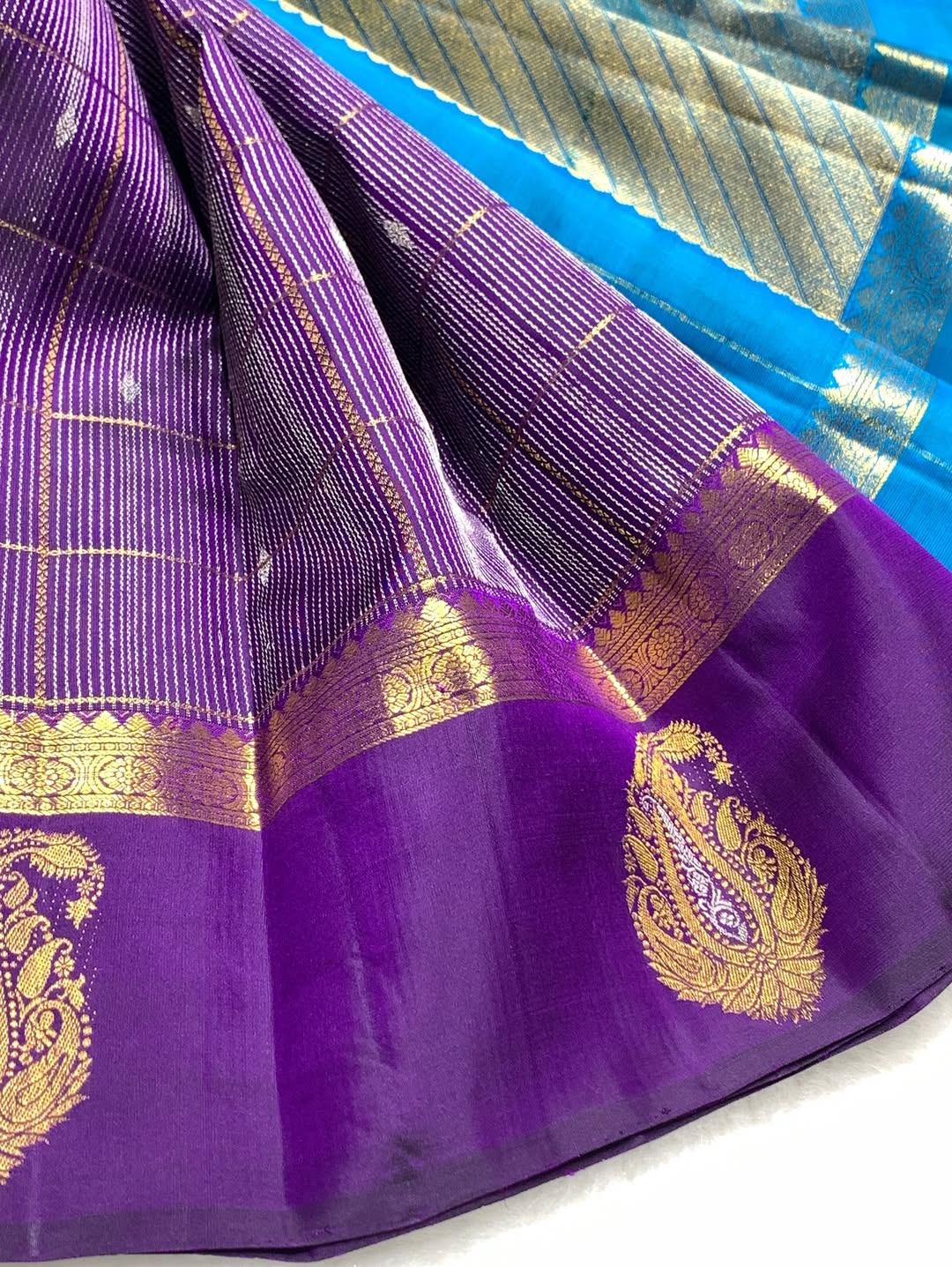 Radiant Purple Pure Zari Weaving Banarasi Silk Saree With Stunner Blouse Piece - Image 4