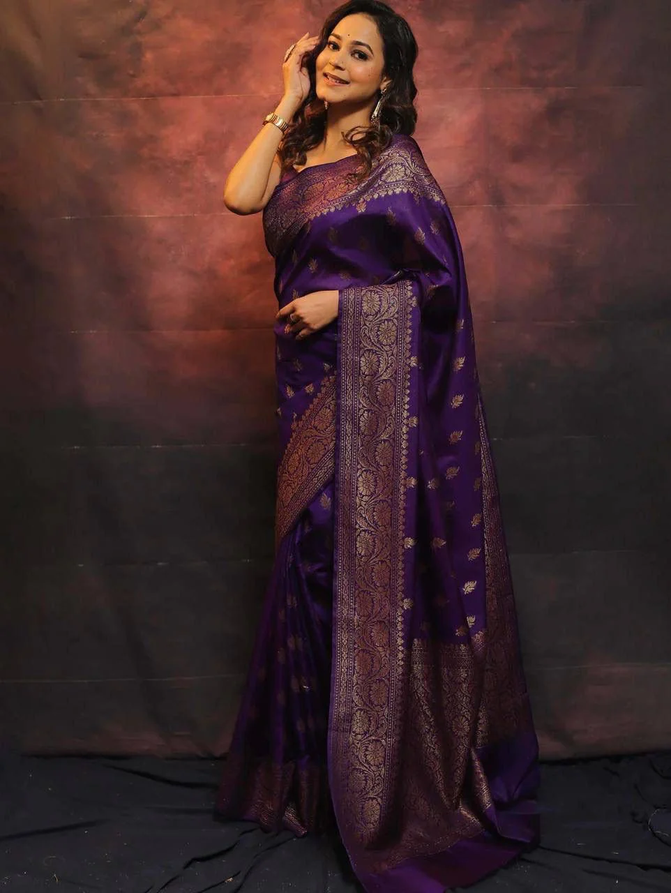 Radiant Purple Soft Silk Saree With Deserving Blouse Piece - Image 5