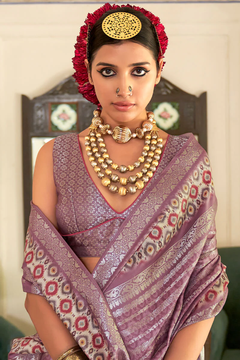 Ravishing Lavender Digital Printed Soft Silk Saree With Chatoyant Blouse Piece - Image 2