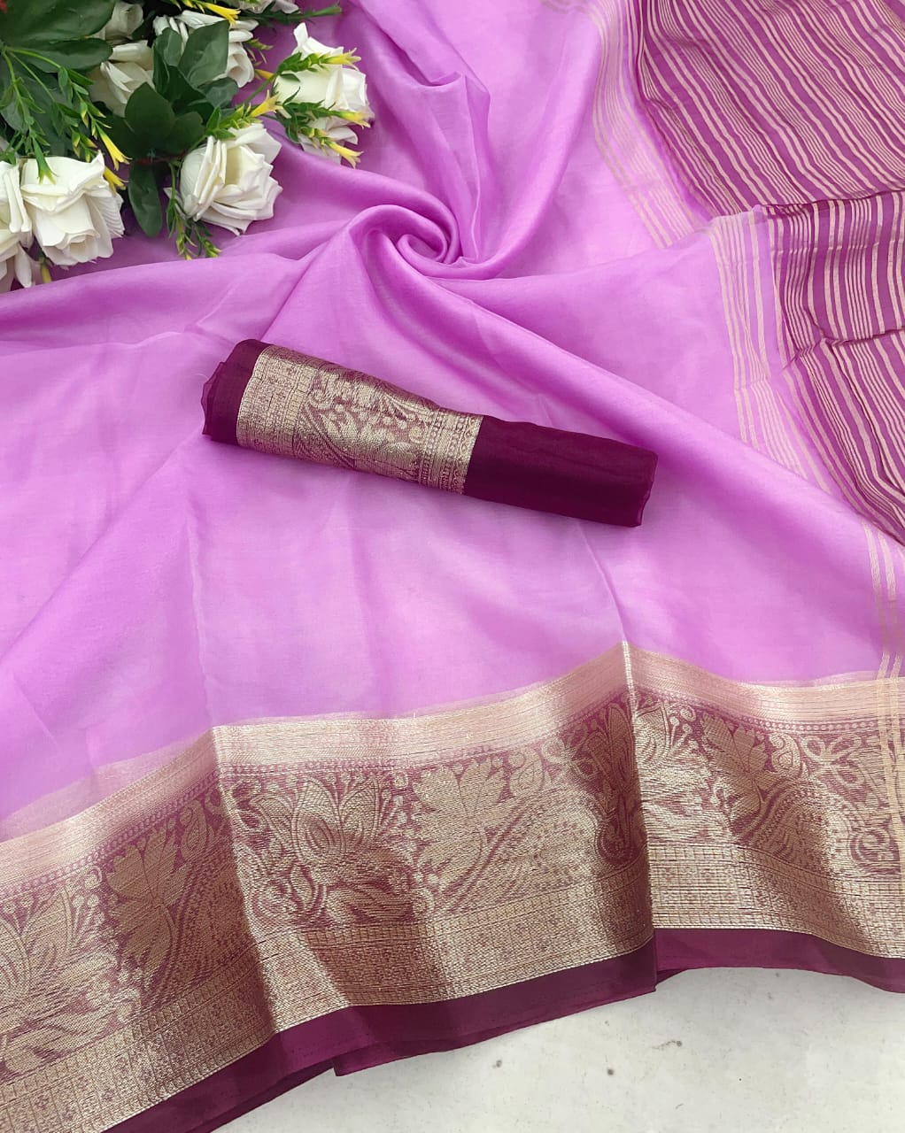 Ravishing Lavender Orgenza  Silk Saree With Intricate Blouse Piece - Image 2