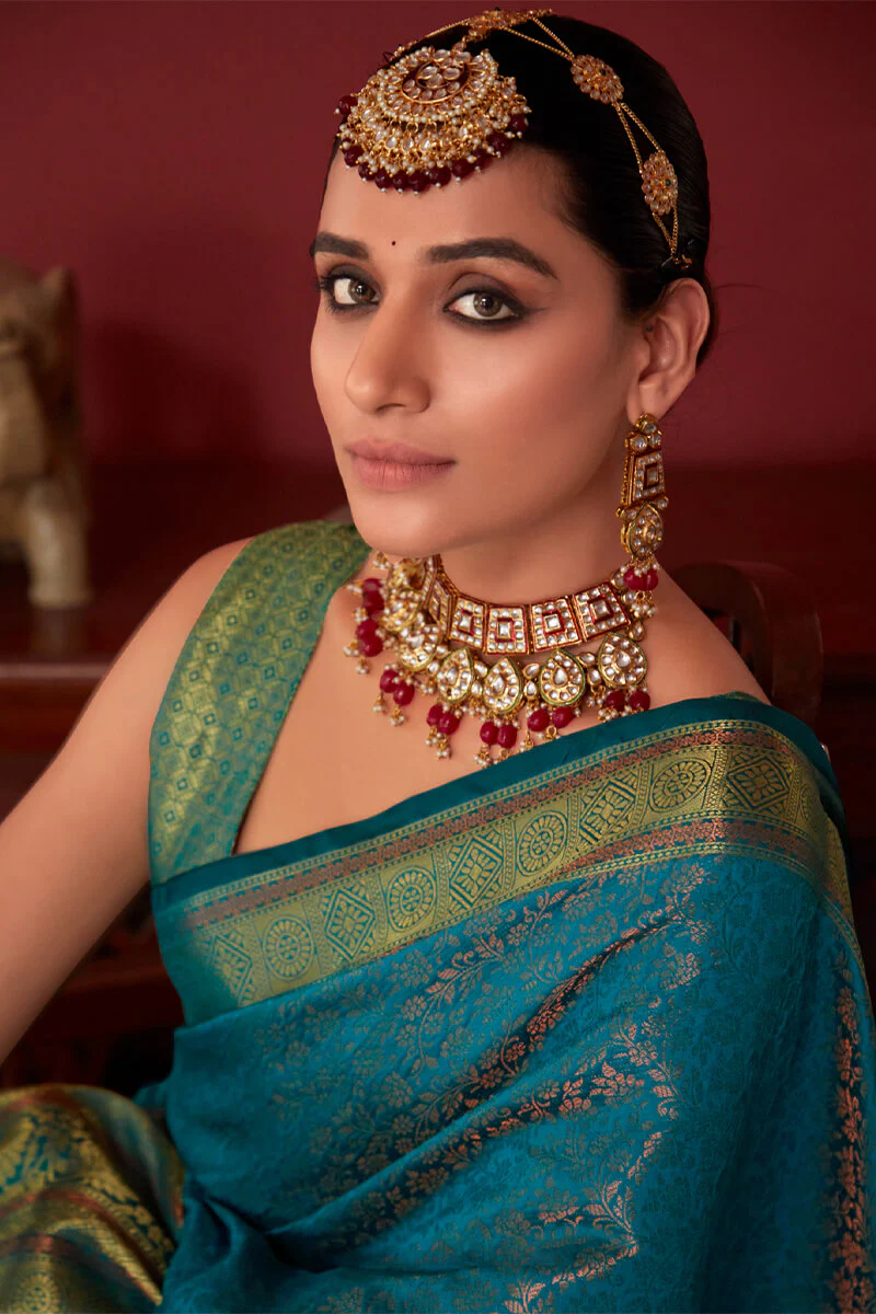 Ravishing Rama Kanjivaram Silk Saree With Flameboyant Blouse Piece - Image 2