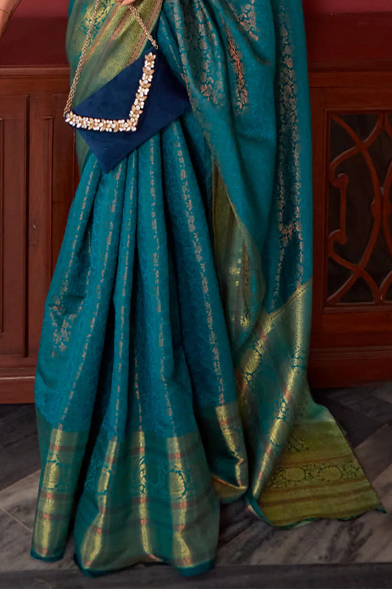 Ravishing Rama Kanjivaram Silk Saree With Flameboyant Blouse Piece - Image 3