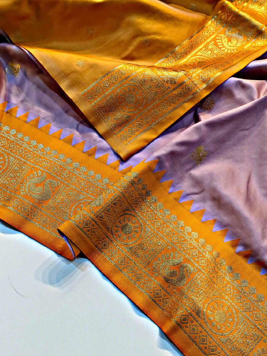 Redolent Lavender Pure Zari Weaving Banarasi Silk Saree With Enigmatic Blouse Piece - Image 4