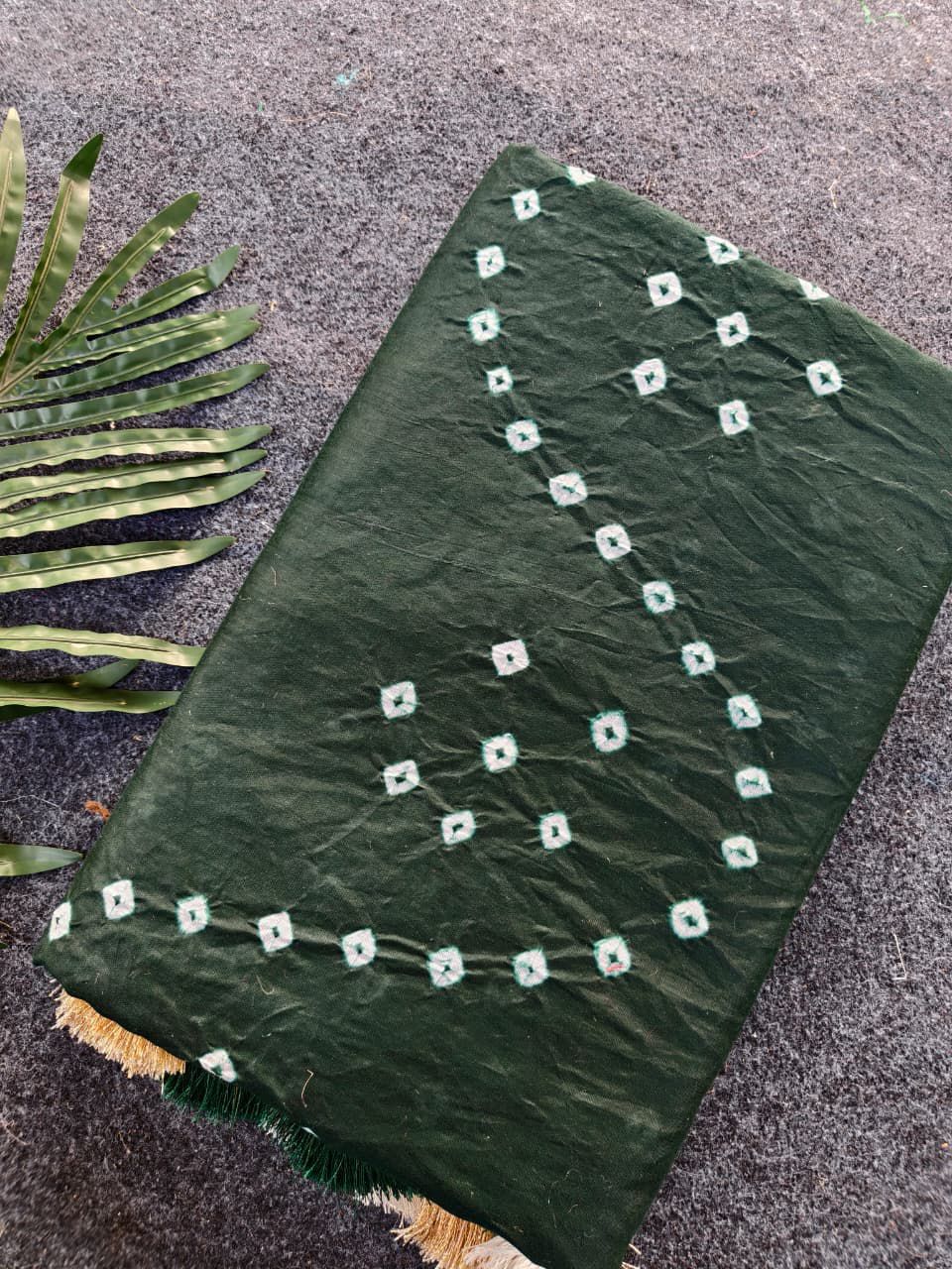 Rhapsody Dark Green Cotton Silk Bandhani Printed Saree With Engaging Blouse Piece - Image 2