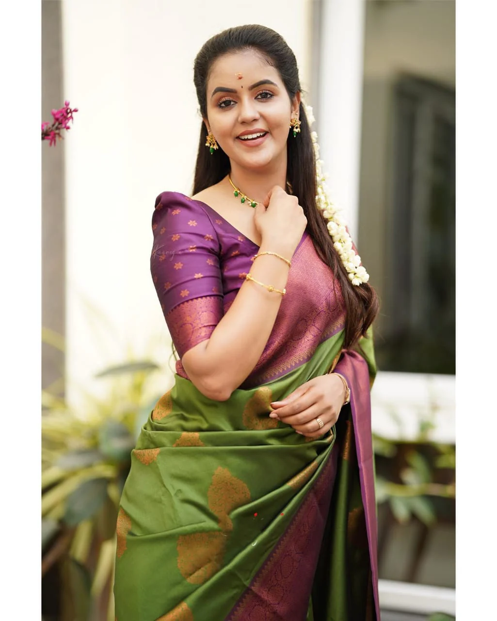 Scintilla Green Soft Silk Saree With Petrichor Blouse Piece - Image 4