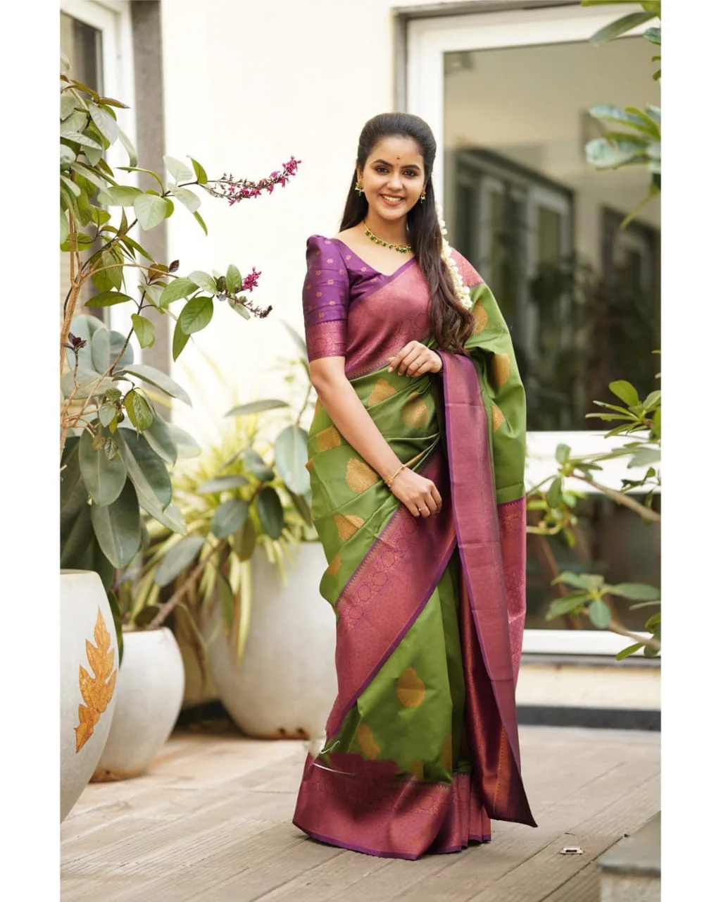 Scintilla Green Soft Silk Saree With Petrichor Blouse Piece - Image 5
