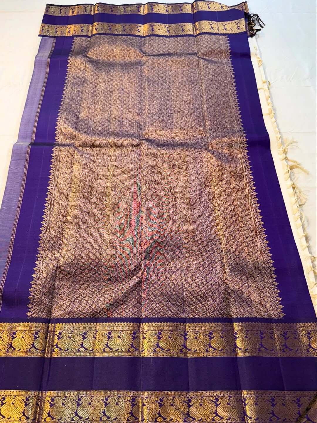Scintilla Off White Pure Zari Weaving Banarasi Silk Saree With Desirable Blouse Piece - Image 4