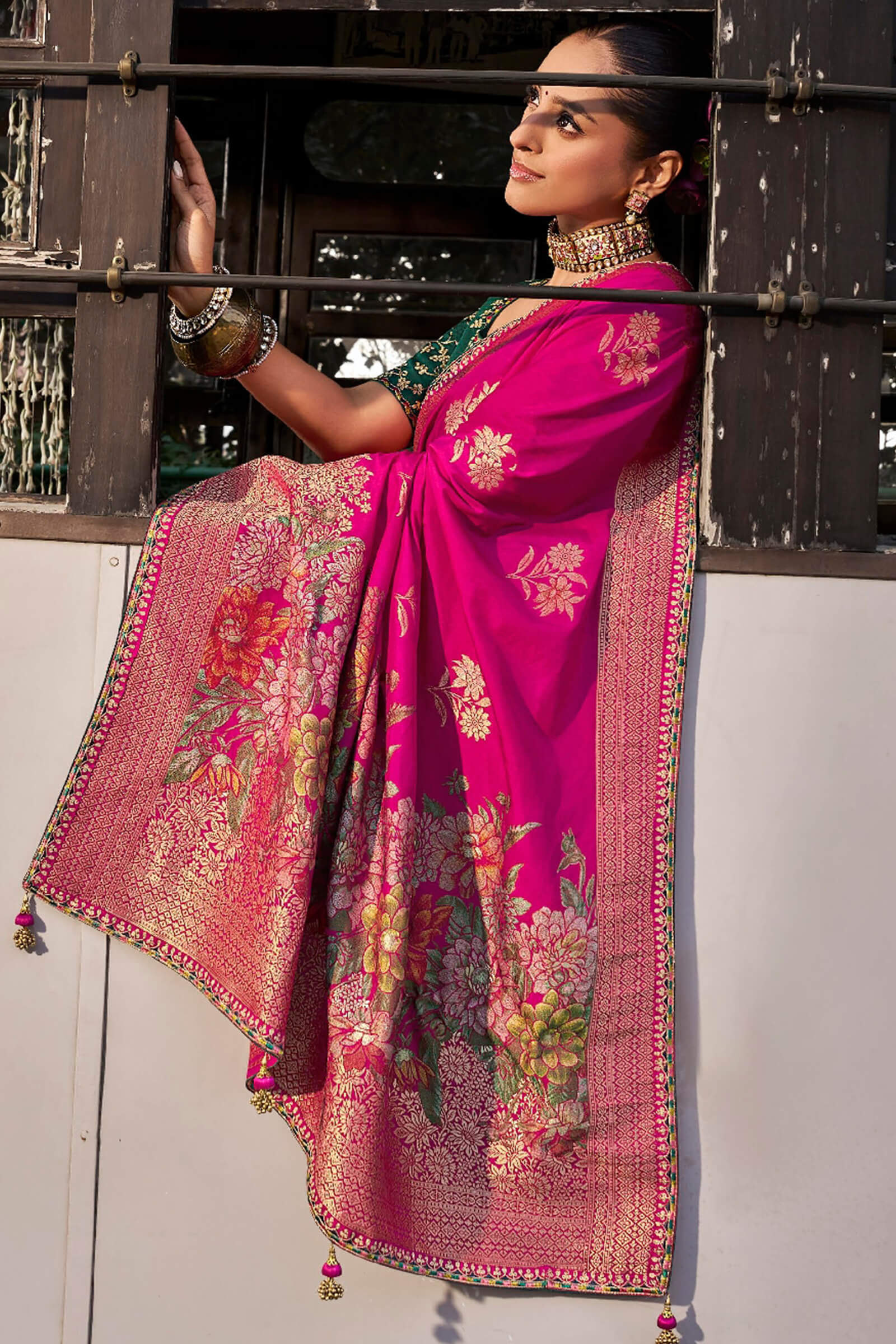 Sempiternal Dark Pink Pure Viscose Dola Silk Saree With Stylish Blouse Piece - Image 2