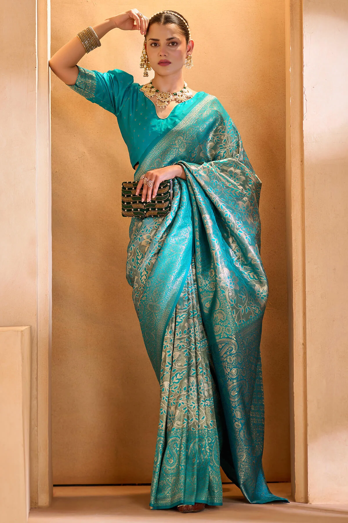 Sempiternal Firozi Kanjivaram Silk Saree With Unique Blouse Piece - Image 3