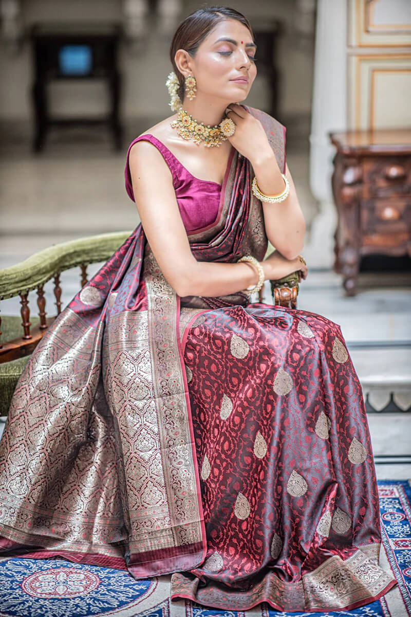 Sempiternal Maroon Soft Silk Saree With Evanescent Blouse Piece - Image 4