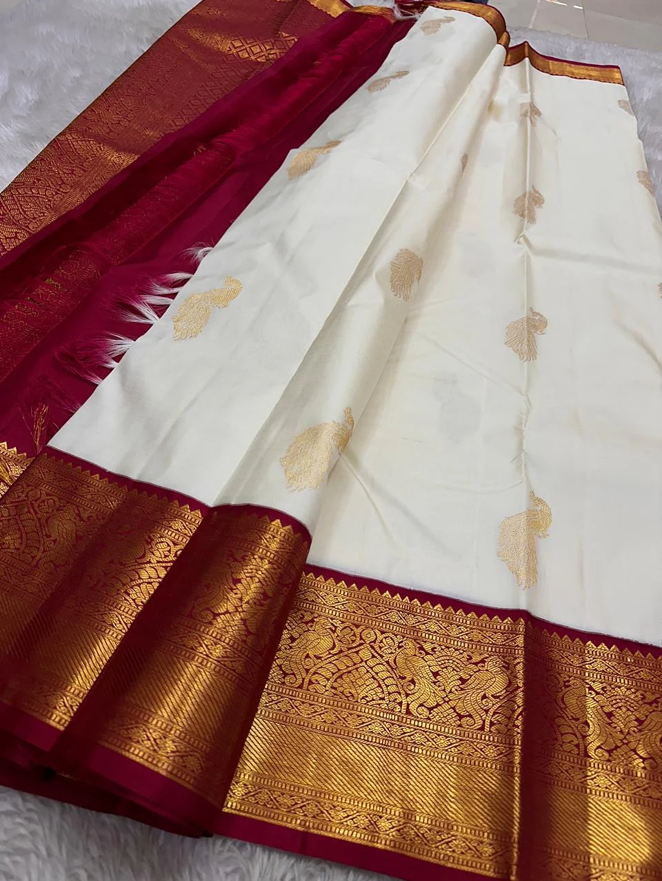 Sempiternal Off White Soft Silk Saree With Glittering Blouse Piece - Image 2
