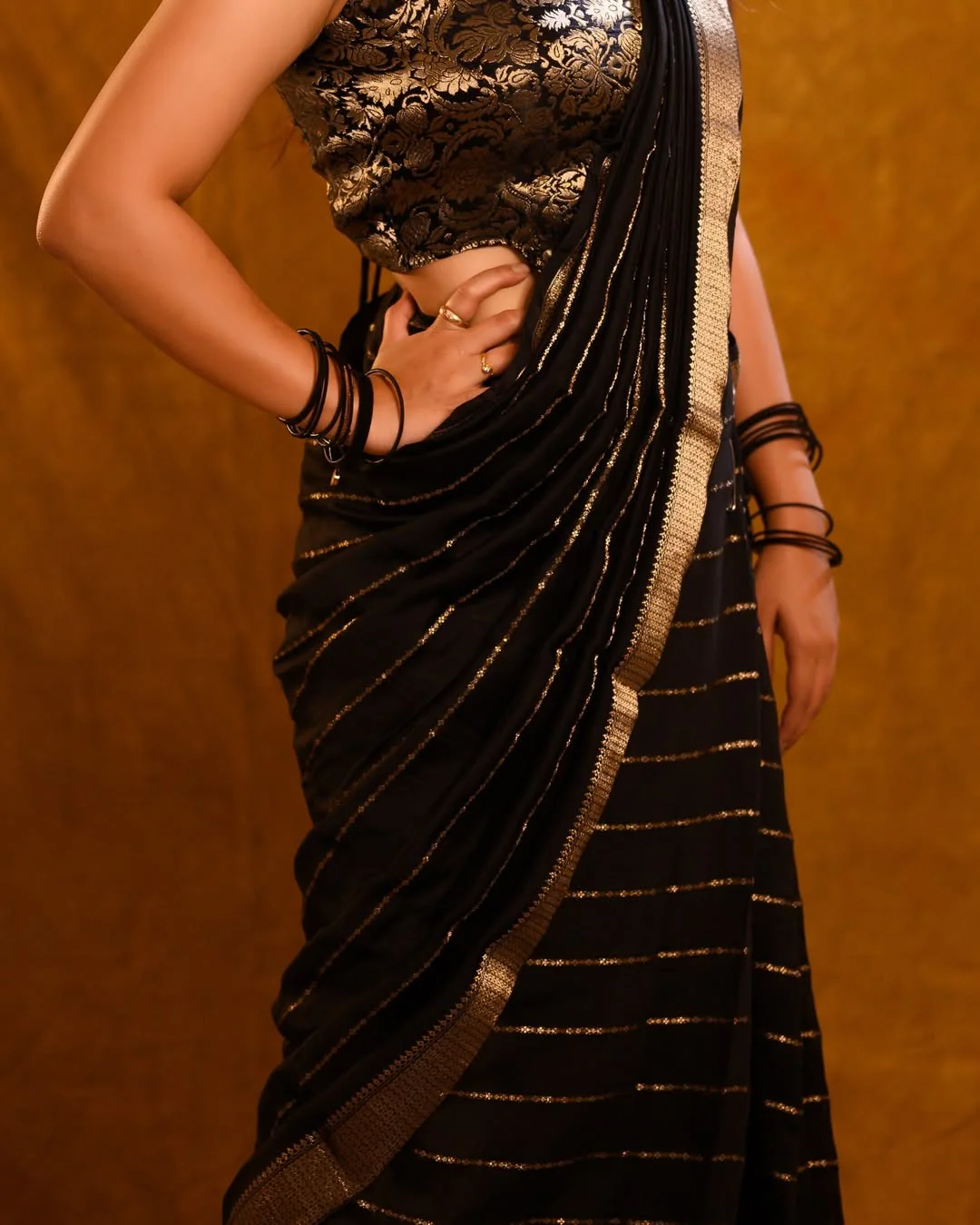 Sensational Black Soft Silk Saree With Precious Blouse Piece - Image 3