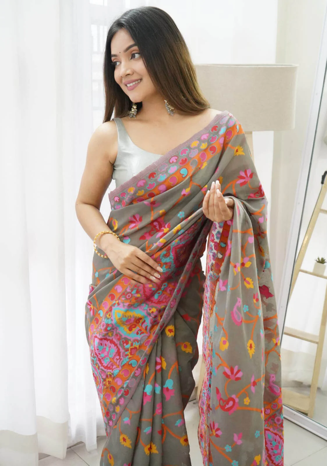 Sensational Grey Pashmina saree With Girlish Blouse Piece - Image 5