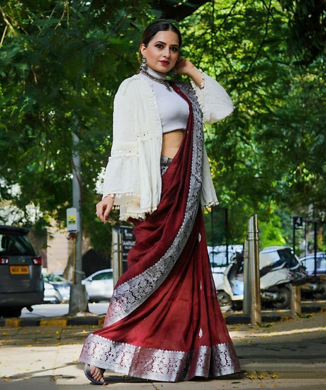 Sensational Wine Soft Banarasi Silk Saree With Attractive Blouse Piece - Image 6