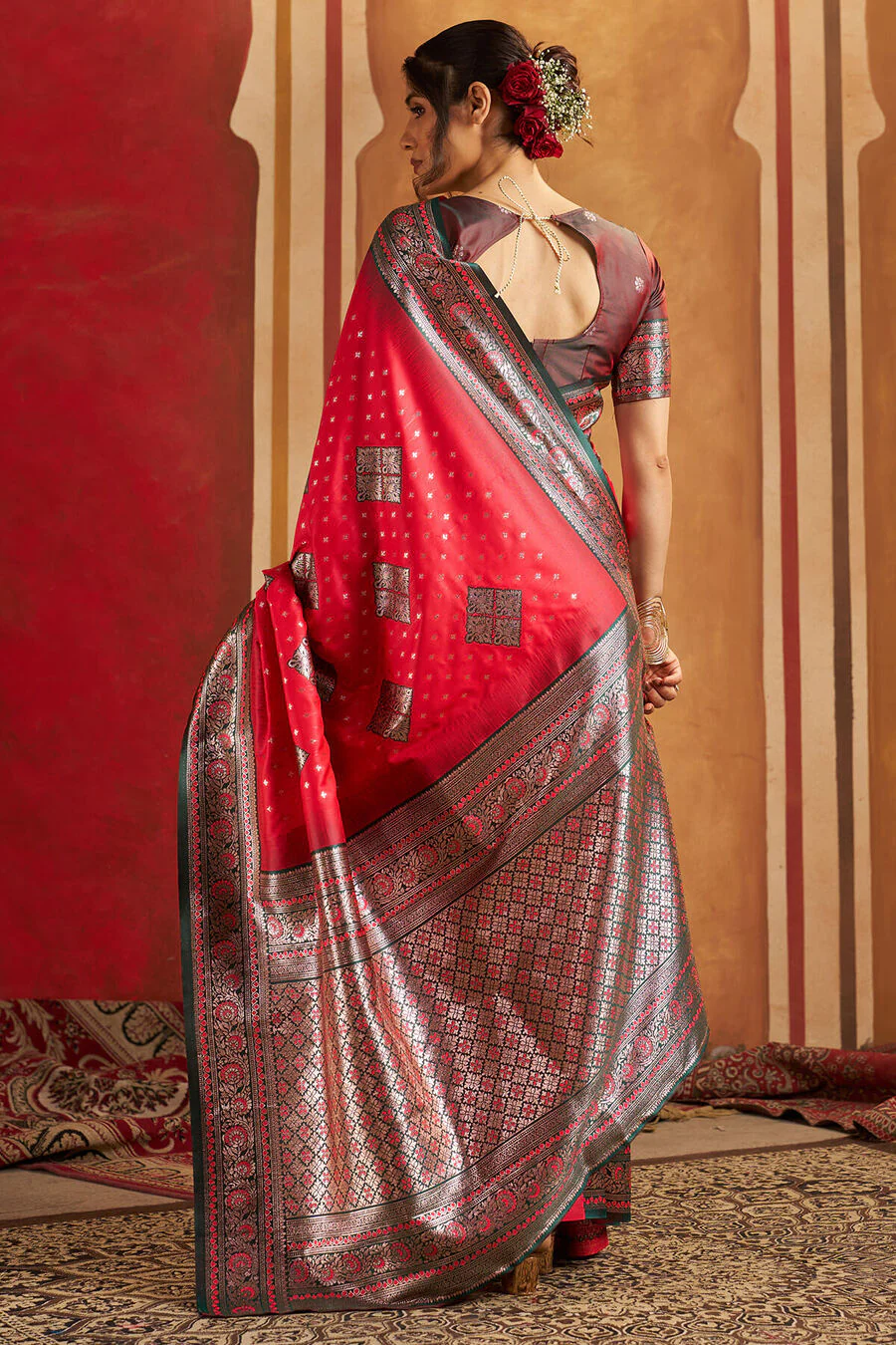 Seraglio Dark Pink Pure Zari Weaving Banarasi Silk Saree With Magnetic Blouse Piece - Image 5