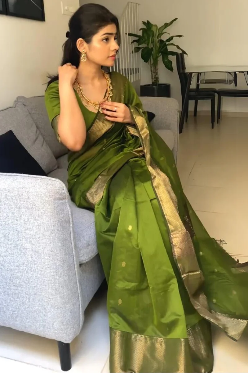 Seraglio Green Cotton Silk Saree With Magnificat Blouse Piece - Image 3