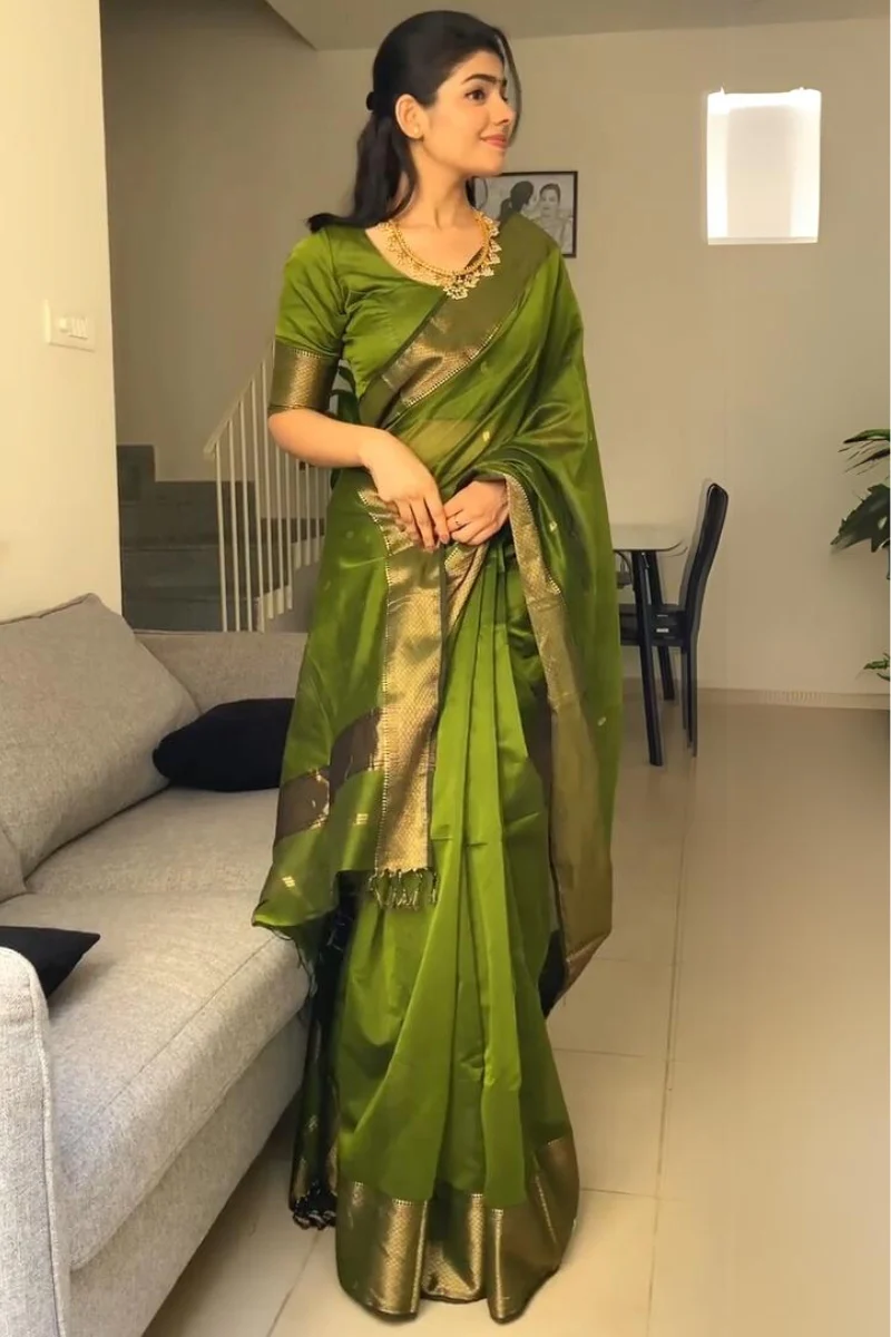 Seraglio Green Cotton Silk Saree With Magnificat Blouse Piece - Image 5