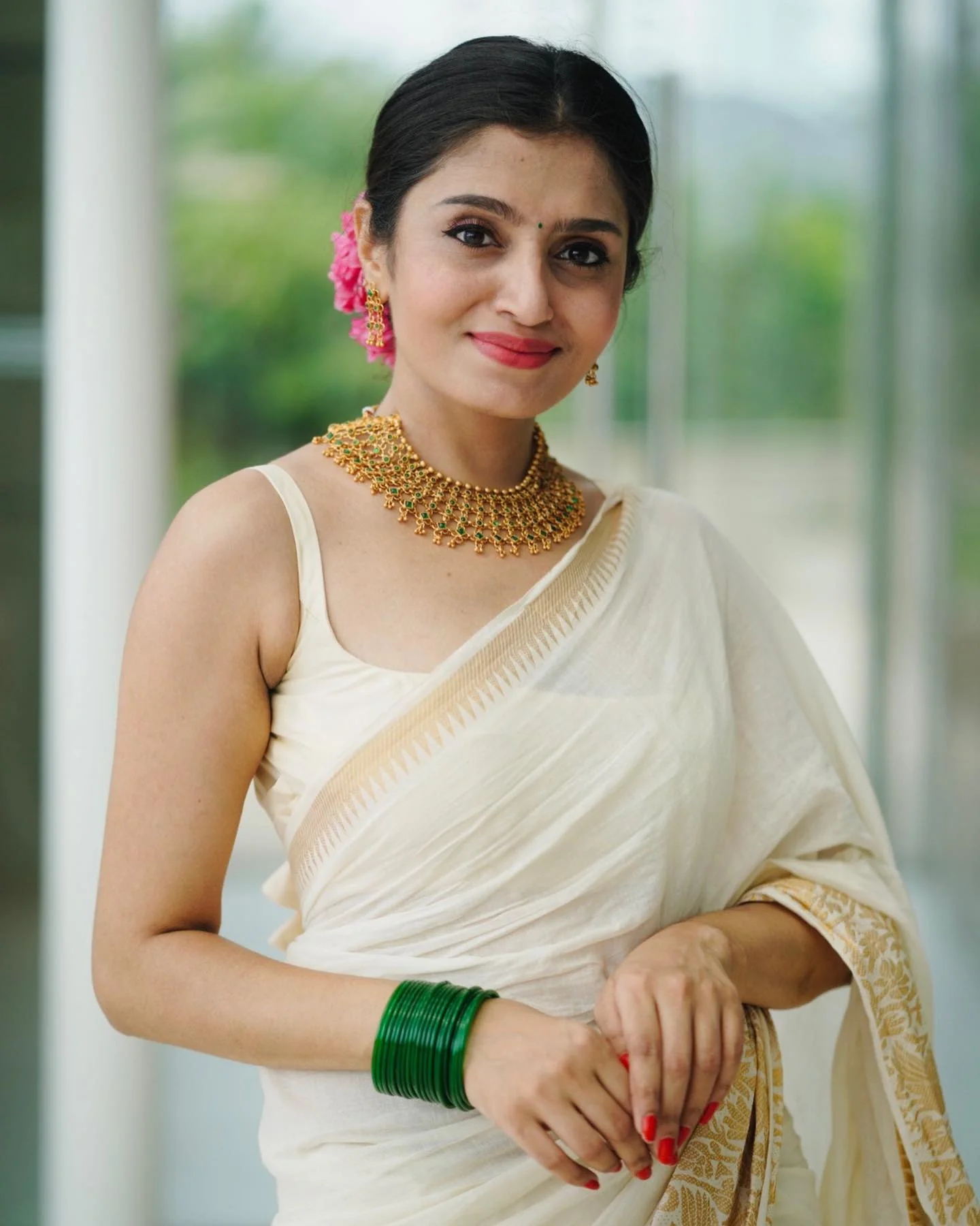 Seraglio White Soft Silk Saree With Serendipity Blouse Piece - Image 5