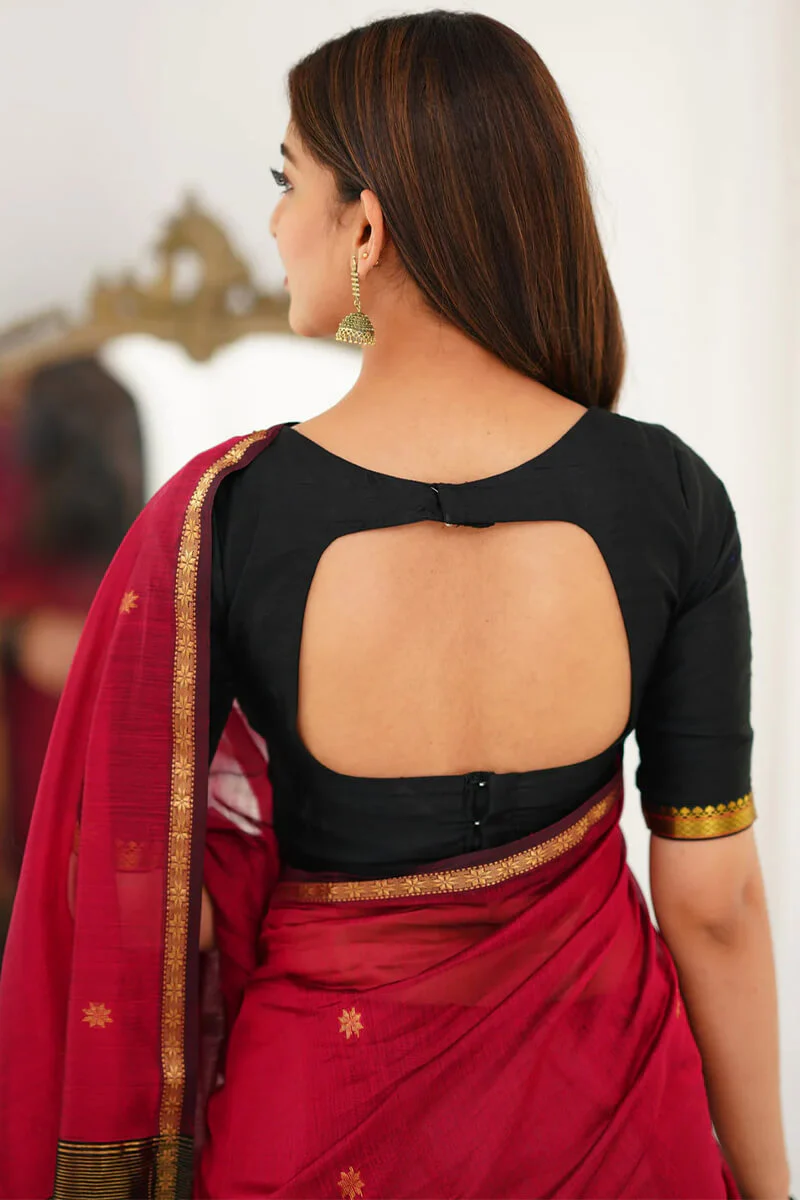 Seraphic Red Cotton Silk Saree With Mellifluous Blouse Piece - Image 3
