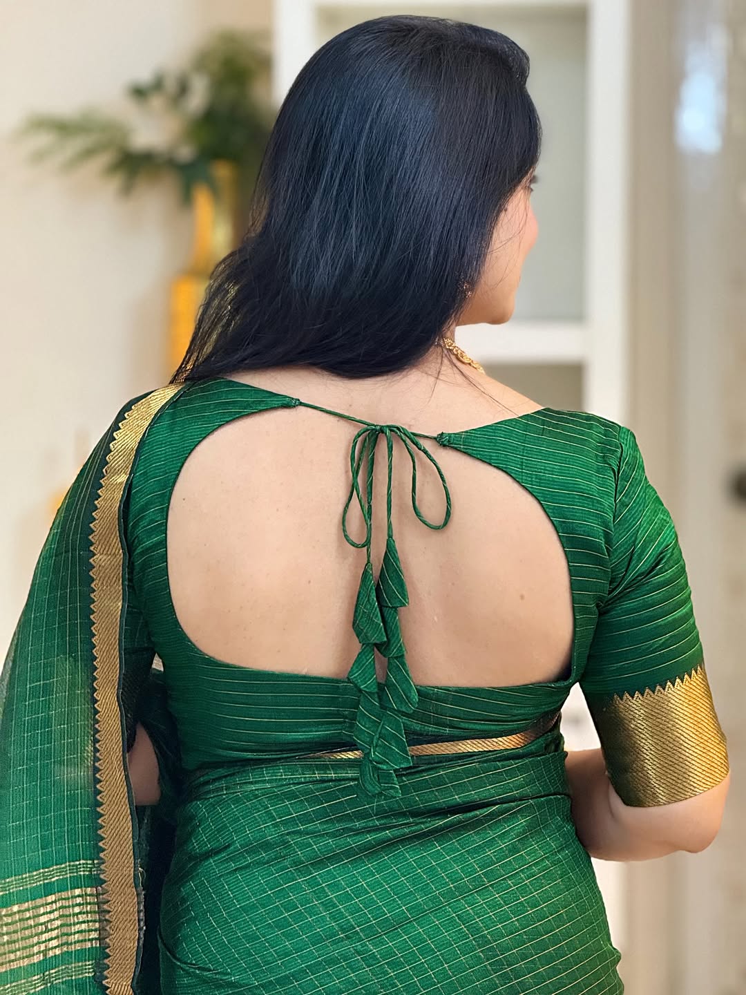 Serendipity Dark Green Soft Silk Saree With Phenomenal Blouse Piece - Image 6