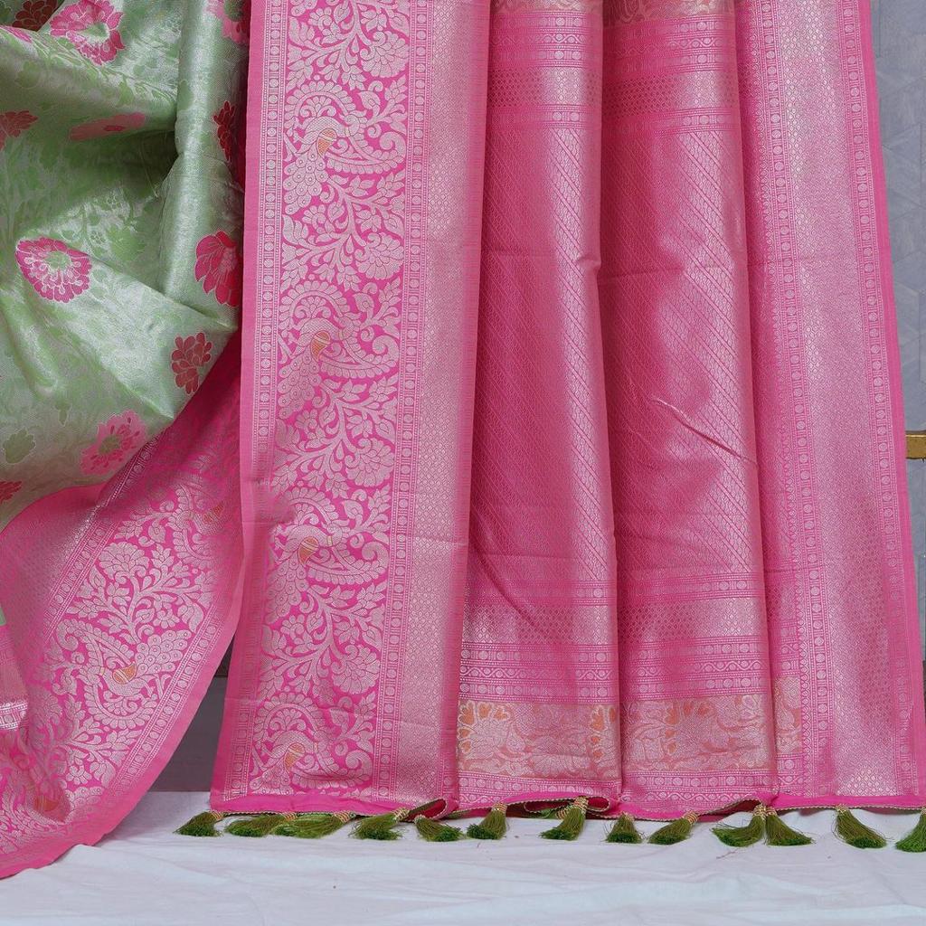 Serendipity Sea Green Soft Silk Saree With Devastating Blouse Piece - Image 4