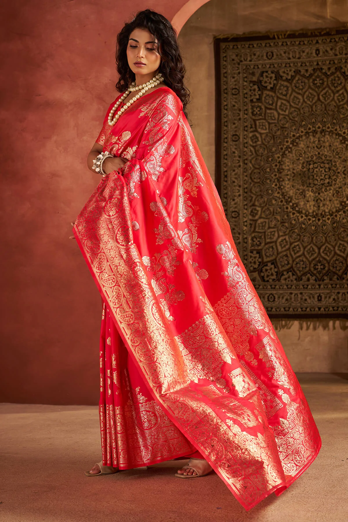 Sizzling Dark Pink Pure Zari Weaving Banarasi Silk Saree With Ailurophile Blouse Piece - Image 4
